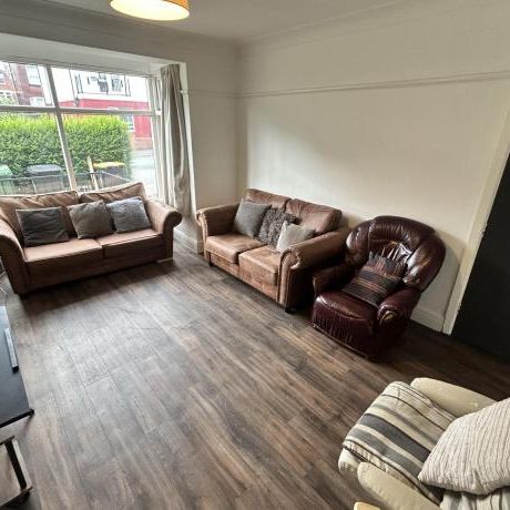 Headingley Avenue, - Photo 1