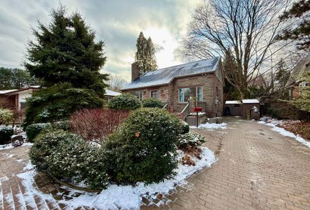 For Lease - 740 Clarkson Road, Mississauga, Ontario - Photo 2