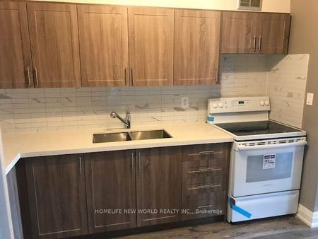 305 5 Shady Golfway - Photo 2