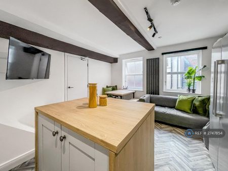 6 bedroom semi-detached house to rent - Photo 2