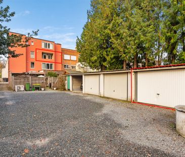 MARIABURG: Volledig gerenoveerd appartement met garagebox en veel b... - Photo 6