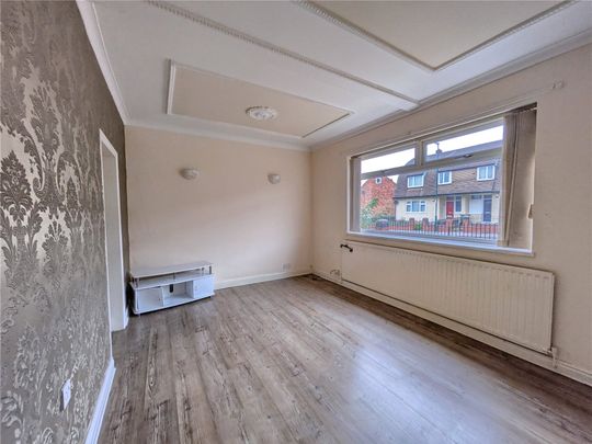 3 bed semi-detached house to rent in Bevanlee Road, Middlesbrough, TS6 - Photo 1