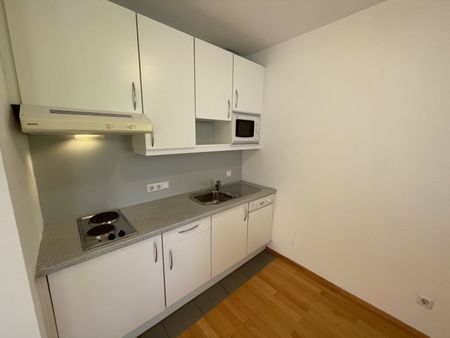 MODERNE 42 m²-WOHNUNG BEIM KARLSPLATZ - BALKON/RUHELAGE! - Foto 4