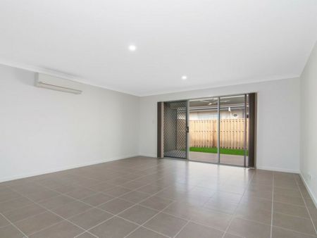 Low maintenance 3 bedroom duplex - Photo 2