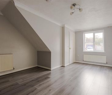 3 bedroom semi-detached house to rent - Photo 4