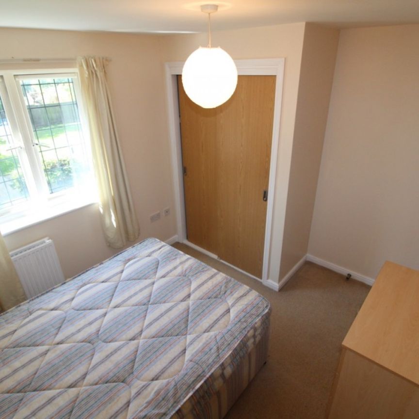 2 bed Apartment - To Let - Photo 1