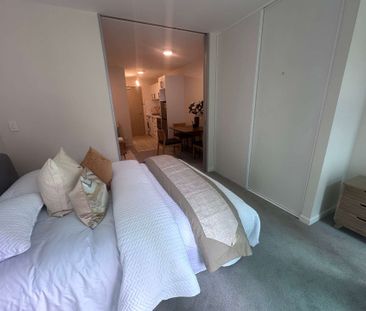 Immaculately furnished 1 bedroom! - Photo 1