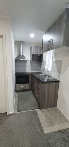 Partly furnished studio apartment for rent - Photo 4