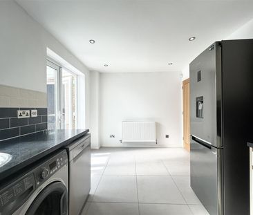 3 Bedroom House - Link Detached To Let - Photo 6