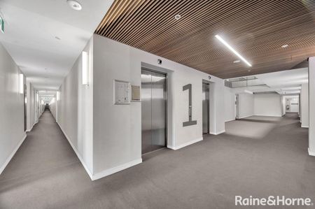 Stylish 2-Bedroom Apartment in Coburg - Photo 3