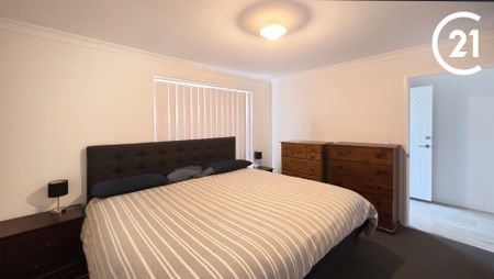 Modern 3x2 Family Living in the Heart of Dalyellup! - Photo 4