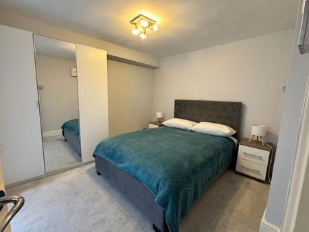 Oakley Square, Mornington Crescent, London NW1 1NH - Photo 5