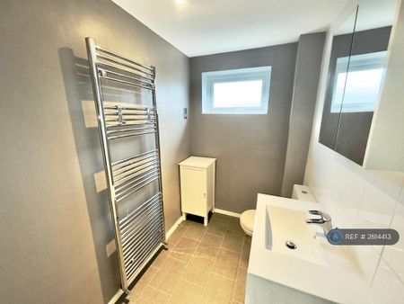 2 bedroom terraced house to rent - Photo 5