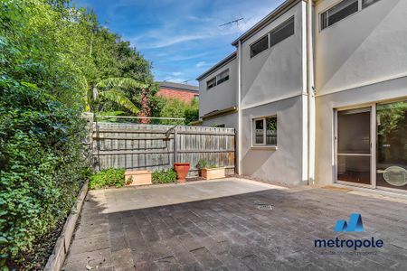 17A Larch Street, CAULFIELD SOUTH, VIC - Photo 2