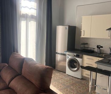 Alquiler de piso en Plaza Constitución - Photo 3