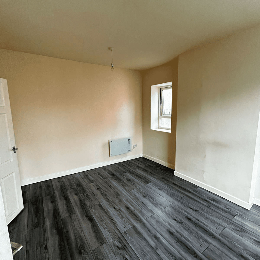 Recreation Terrace, Leeds, LS11 - Photo 1