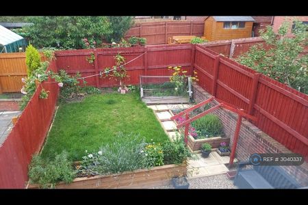 1 bedroom in a house share to rent - Photo 5