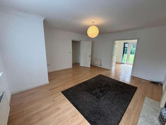 Bexhill Gardens, St Helens, WA9 - Photo 1