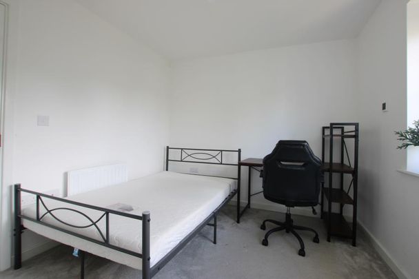 4 bedroom detached house to rent - Photo 1