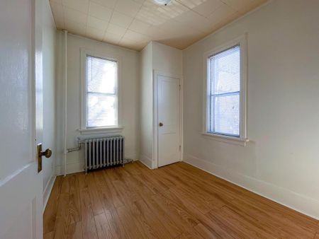 Apartment for rent in Regina - Photo 4