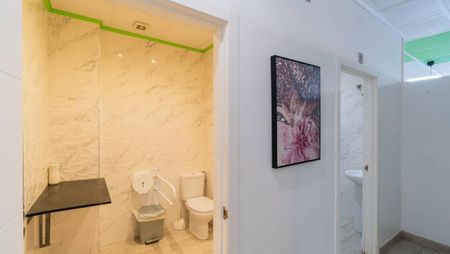 Business Premises - Photo 4