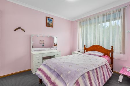 12 Woodyard Court, Altona Meadows VIC 3028 - House For Rent | Domain - Photo 5