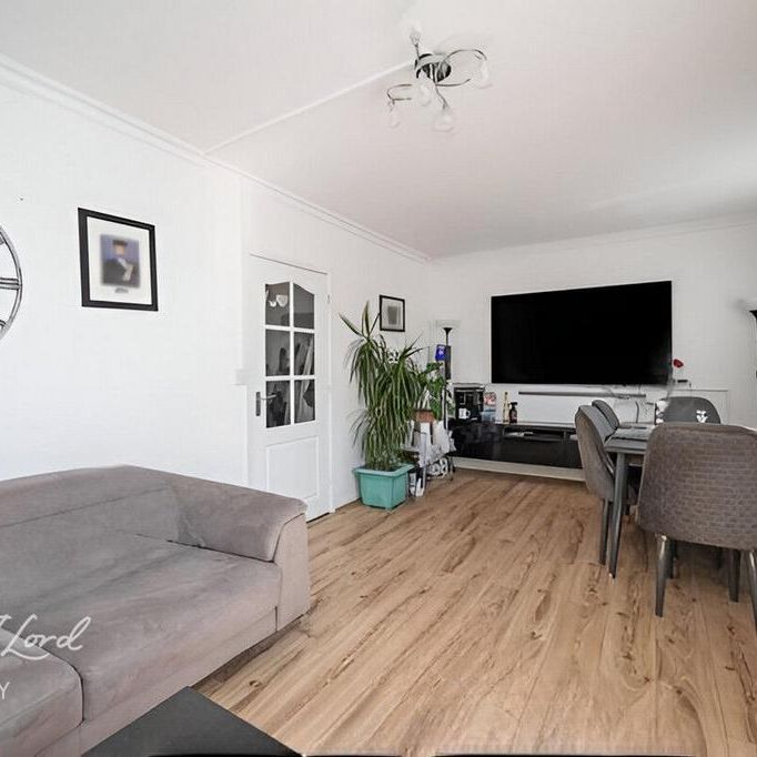 3 bedroom flat to rent - Photo 1