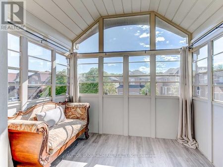 For Lease - 30 Lacona Crescent Unit# Main & 2nd, Richmond Hill, Ontario - Photo 2