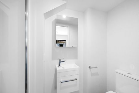 Discover comfortable and convenient living in this well-appointed 2-bedroom, 2-bathroom townhouse located in the sought-after suburb of Beerescourt, Hamilton. - Photo 2
