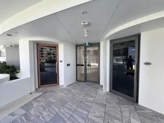 “Brand New 1 Bedroom + 1 Study Apartment in Iconic Queens Wharf Residences” - Photo 1