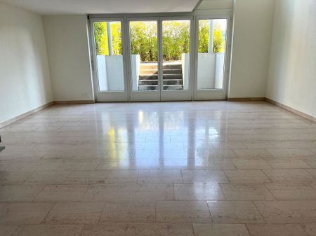 Wohnen wie im Einfamilienhaus mit Gartensitzplatz - Photo 3