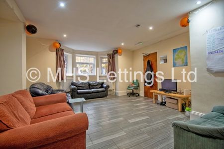 10 Bedroom Mid Terraced House for rent in Regent Park Terrace - Photo 2