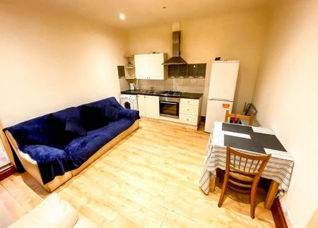 2 bedroom flat to rent - Photo 3