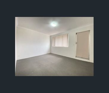2 Bedroom Unit In Prime Location - Photo 2