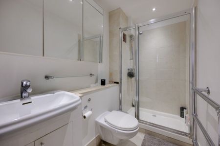 3 Bedroom Flat To Let - Photo 2