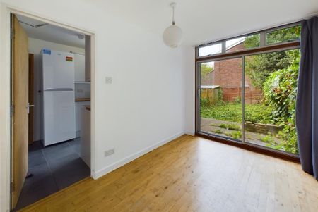 3 bedroom terraced house to rent - Photo 4