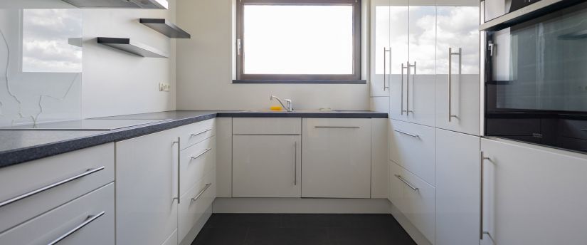 Randgebiet Düsseldorf: Wunderschöne 2,5 Zimmer-Penthousewohnung mit umlaufender Dachterrasse! - Photo 1