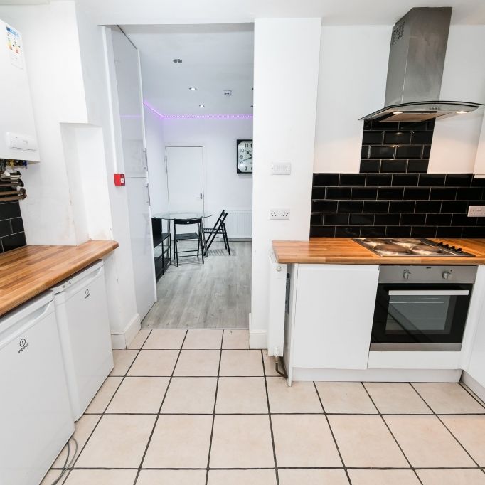 Hartley Grove, Hyde Park, Leeds - Photo 1