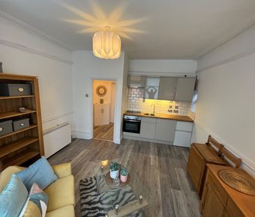 1 Bed Flat, Basingstoke Road, RG2 - Photo 3