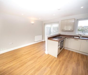2 bedroom terraced house to rent - Photo 3