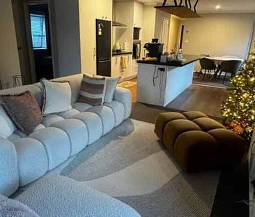 Cozy 3 bedrooms 2 bathroom house - Photo 2