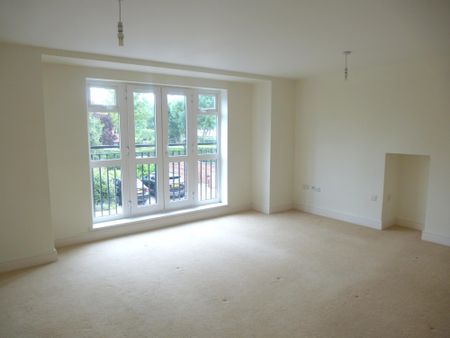 Shoppenhangers Road, Maidenhead - Photo 2
