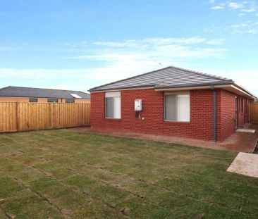 10 Kempsey Street, Werribee. - Photo 5