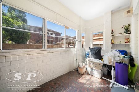 Full-Brick Apartment in Boutique Block - Photo 5