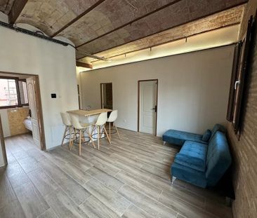 Travessera de Gràcia, Barcelona, Catalonia 08024 - Photo 6