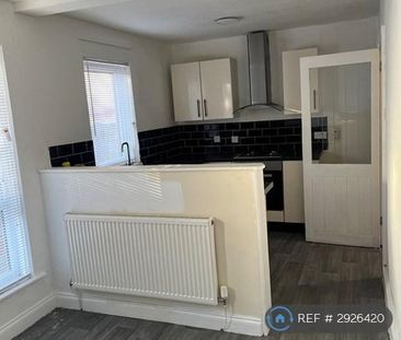 3 bedroom end of terrace house to rent - Photo 3
