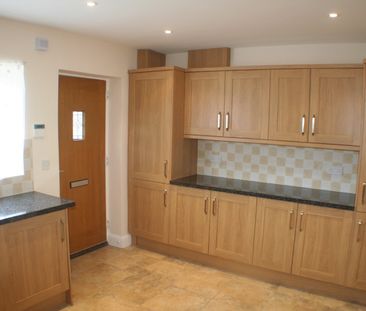 3 bedroom terraced house to rent - Photo 6