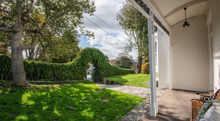 Space, Sunshine and Style in Roslyn - Photo 4