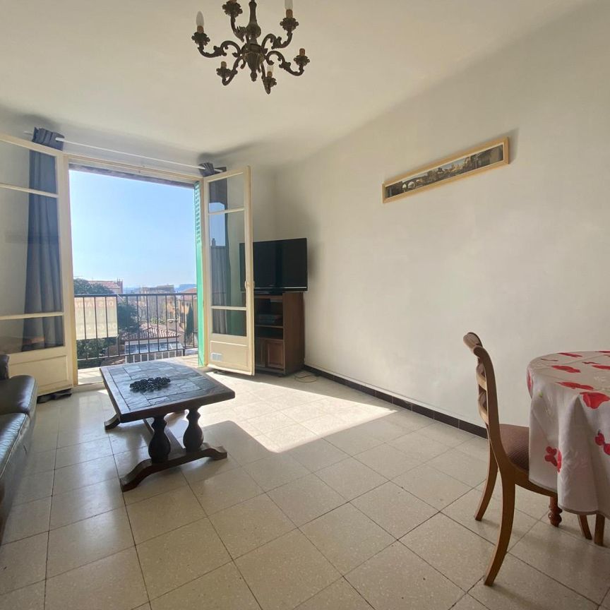 Location appartement Marseille 7ème (13007) - Photo 1