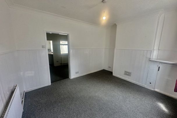 Castle Street - Photo 1